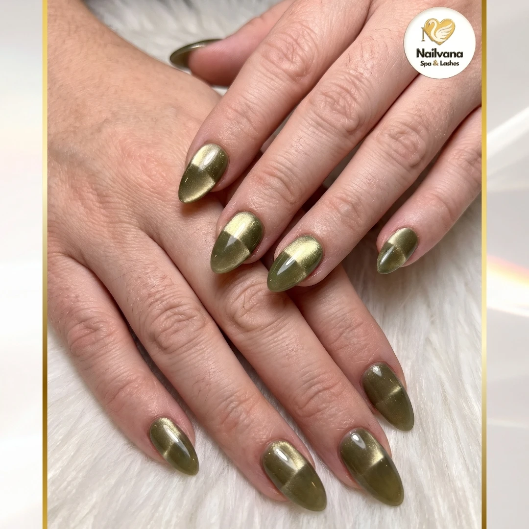 Happy nails